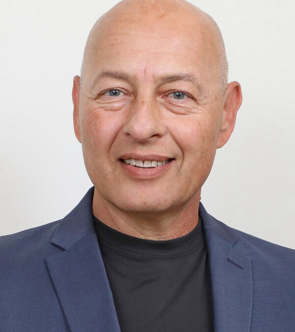 Prof. Eitan Mijiritsky, DMD, Dipl.-Prosth,PhD. 